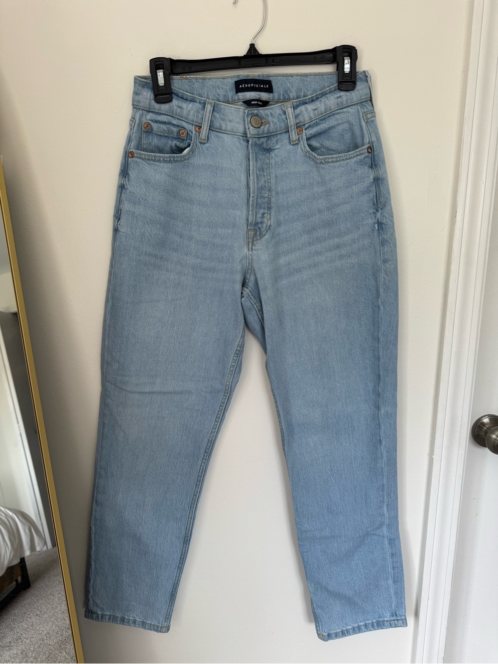 Aeropostale High Rise Mom Jeans 4 Reg Light Wash 26.5 Inseam Stretch Denim